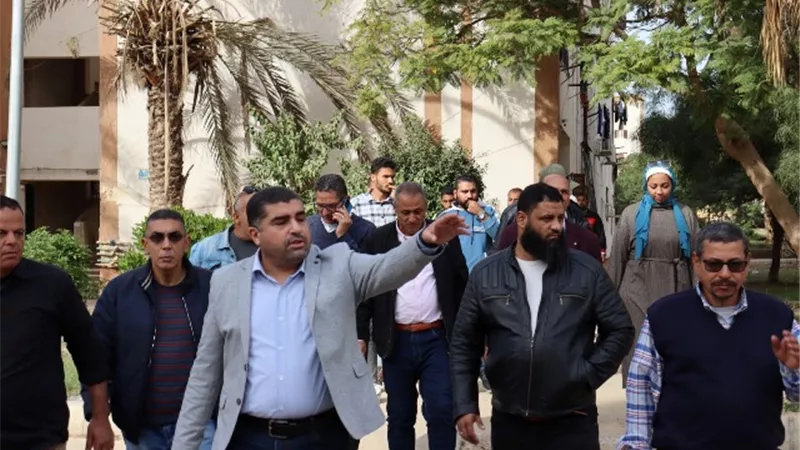 رئيس جهاز الشيخ زايد يتفقد مقار اللجان الانتخابية فى المدينة صور