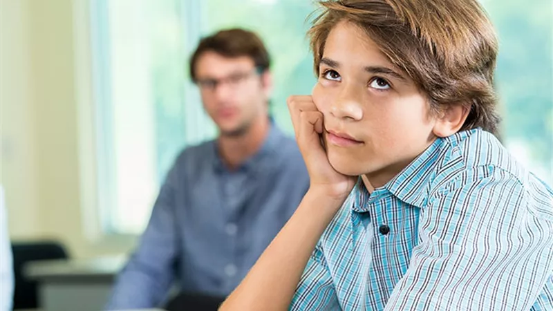 6 نصائح للتعامل مع المراهق العنيد