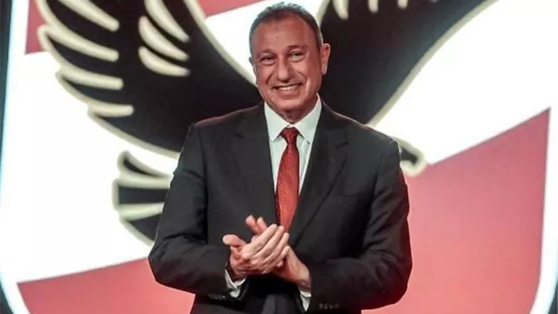الخطيب يهنئ لاعبي الأهلى لكرة اليد وجهازهم بالسوبر المصري