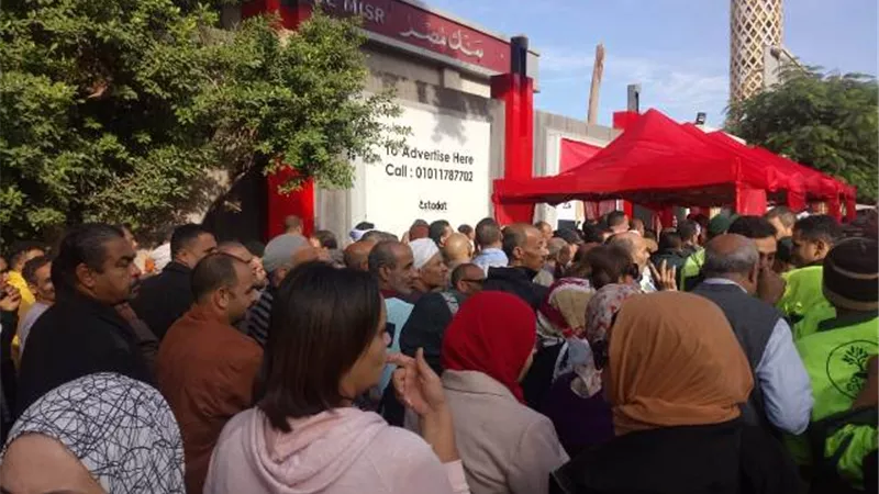 إقبال غير مسبوق من الناخبين بلجنة النادى الاهلى .. صور