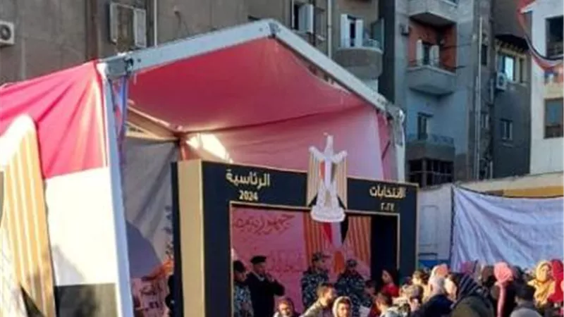 توافد الناخبين على مقار الاقتراع بالمحافظات للإدلاء بأصواتهم