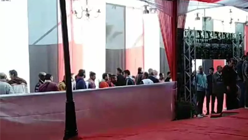 بالصور ..الطوابير الناخبين امام لجان الاقتراع للادلاء باصواتهم فى بورسعيد