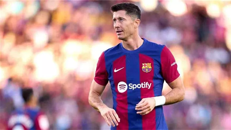 الدوري الإسباني.. ليفاندوفسكي يقود تشكيل برشلونة المتوقع أمام جيرونا