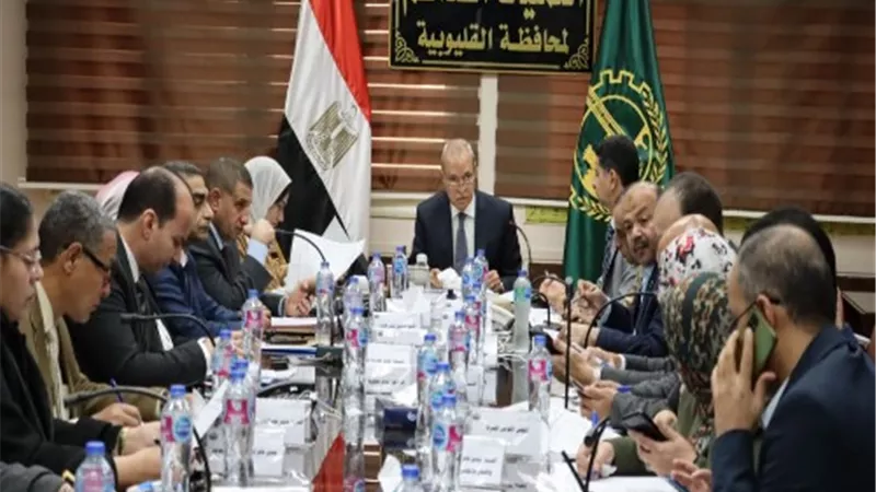 محافظ القليوبية يتابع غرفة عمليات الانتخابات الرئاسية