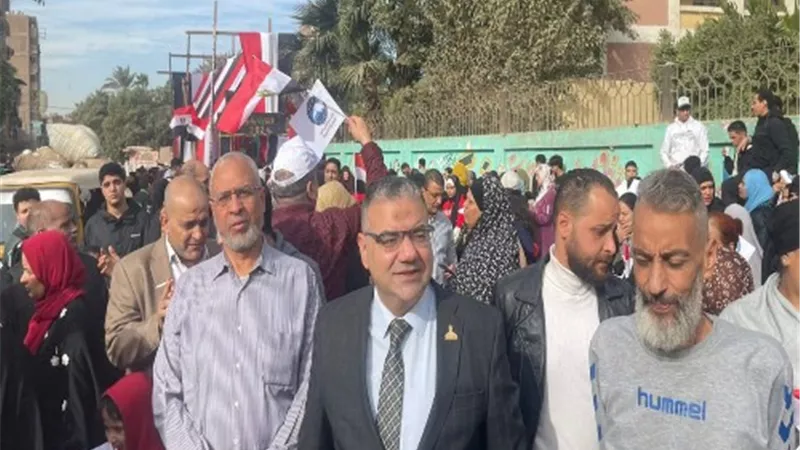 النائب سيد حجازي يتقدم مسيرة حاشدة للتصويت بالانتخابات الرئاسية