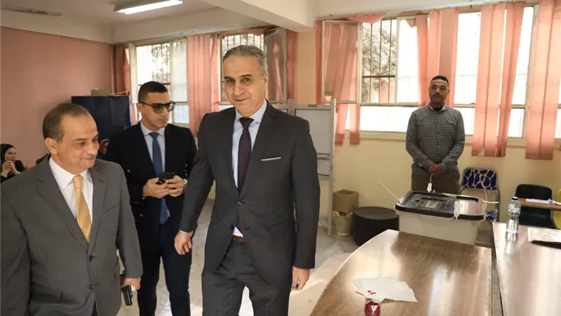رئيس جهاز حماية المستهلك يُدلي بصوته في الانتخابات الرئاسية