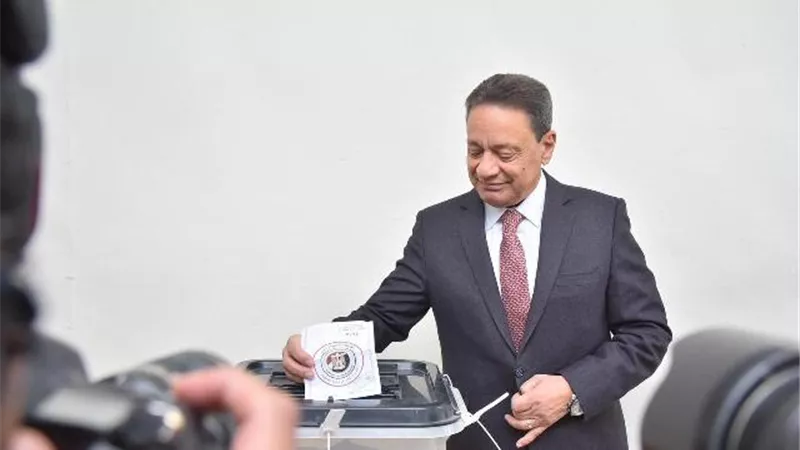 رئيس المجلس الأعلى لتنظيم الإعلام يدلي بصوته فى الانتخابات الرئاسية