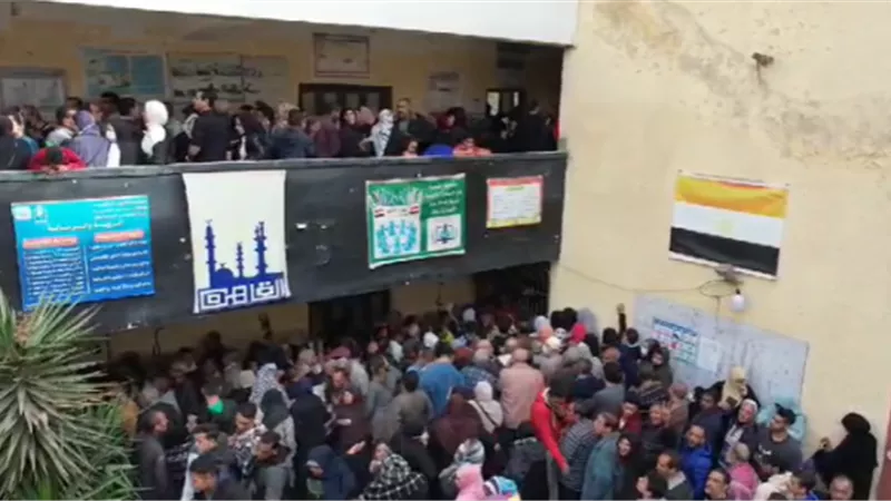 توافد كثيف من سكان مدينة الشروق على لجان الانتخابات الرئاسية