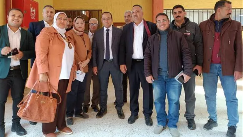 رئيس جهاز مدينة الشروق يدلى بصوته فى الانتخابات الرئاسية.. بالصور
