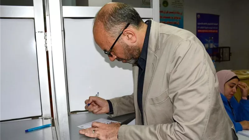حسام المندوه يدلي بصوته في الانتخابات الرئاسية 2024