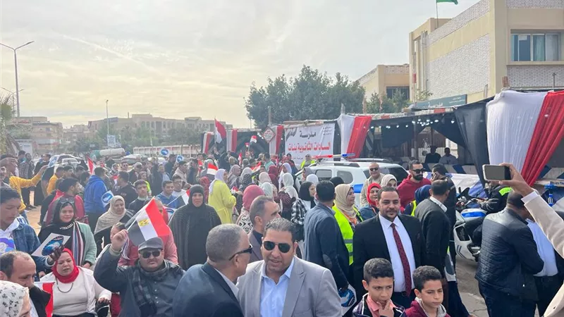 توافر المواطنين على لجان مدينة العاشر