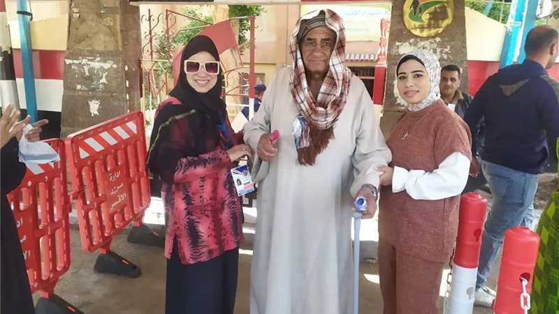 العاملون بمياه الأقصر يشاركون بالتصويت فى الانتخابات الرئاسية