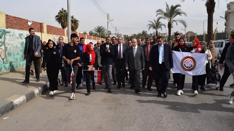 حشود للناخبين وبث مباشرلمركز السيطره ببنى سويف مسيرة