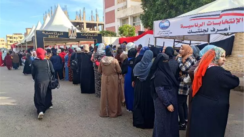 سيدات مدينة بدر فى مقدمة المشاركة بالإنتخابات الرئاسية.. بالفيديو