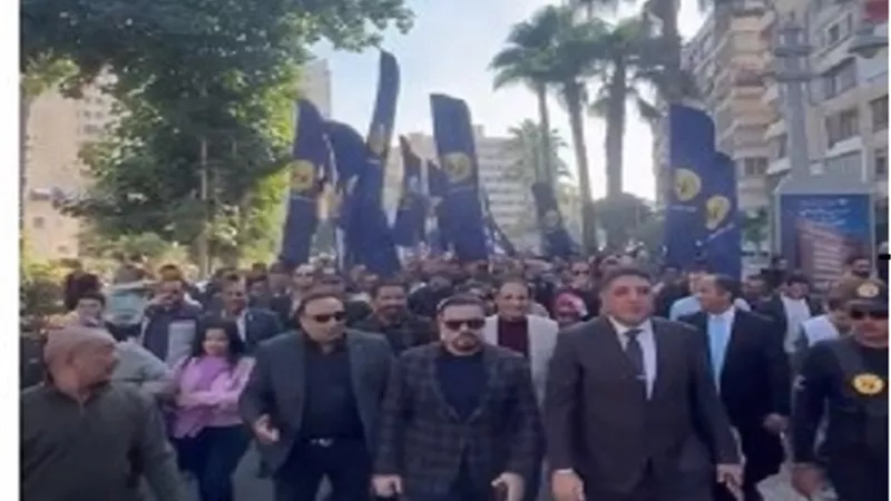 مسيرة انتخابية لحزب حماة الوطن في منطقة سموحة بالإسكندرية