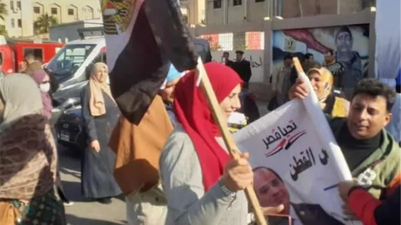غزل دمياط تنظم مسيرة حاشدة لحث المواطنين علي المشاركة الانتخابيه