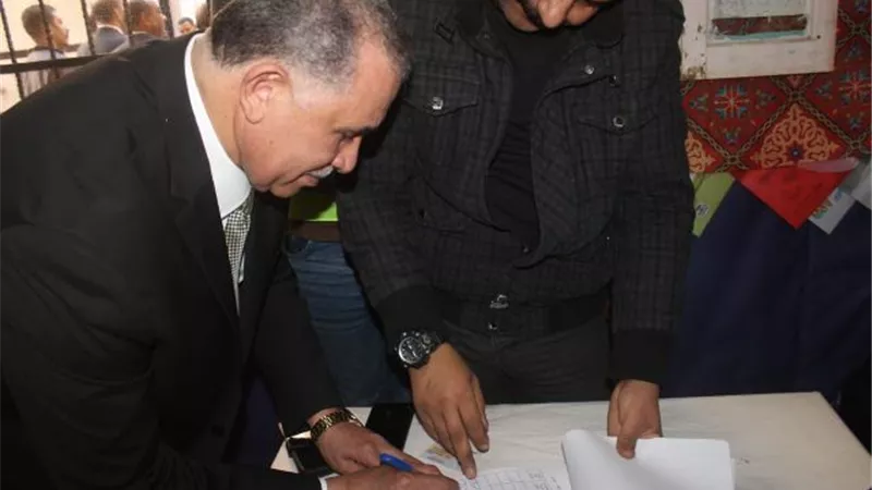 نقيب المحامين يدلى بصوته فى الانتخابات الرئاسية ويطالب المواطنين بالمشاركة الإيجابية