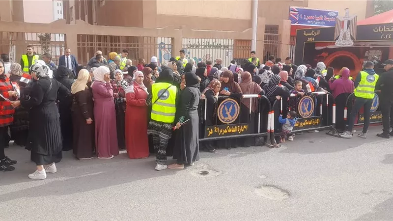 رئيس لجنة متابعة البحر الأحمر: لدينا 6 لجان للوافدين من 280