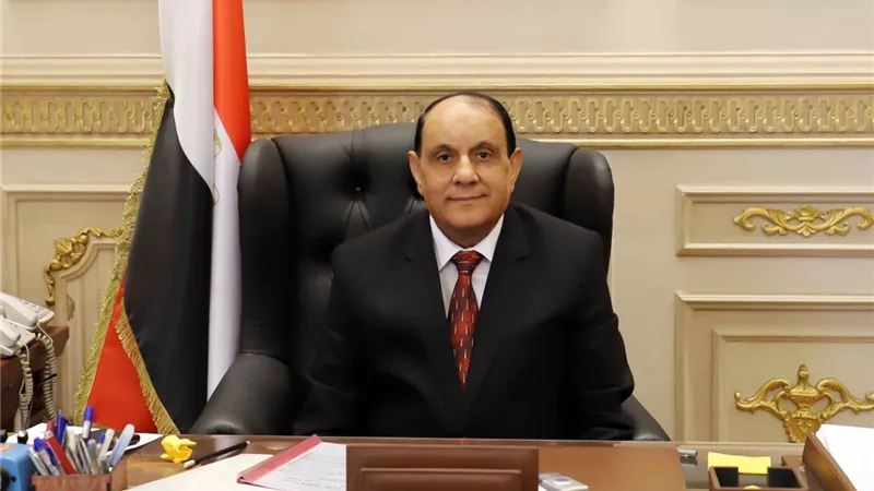 رئيس مجلس القضاء الأعلى يدلي بصوته في الانتخابات الرئاسية