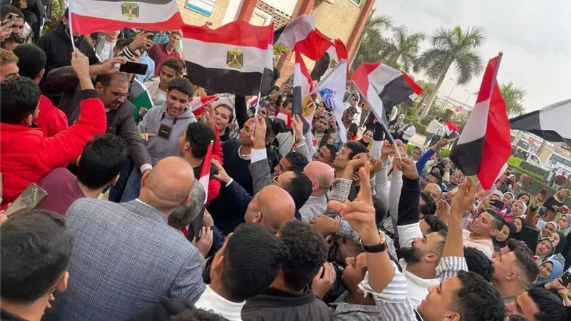 النصر لمصر.. تزايد الحشود الناخبين أمام اللجان الانتخابية بمحافظة بني سويف