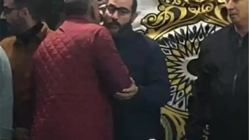 احمد حلمى يستقبل عزاء شقيقة الاكبر بمسجد الشرطة