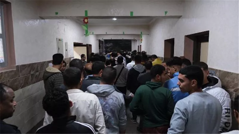 استمرار توافد أهالى مدينة نصر على لجنة عباس العقاد بمدينة نصر