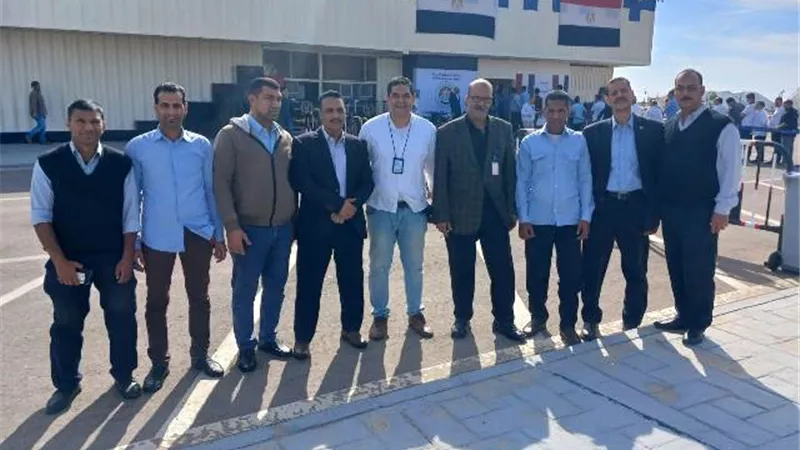 العاملين بمطار شرم الشيخ يدلون باصواتهم بلجان الوافدين