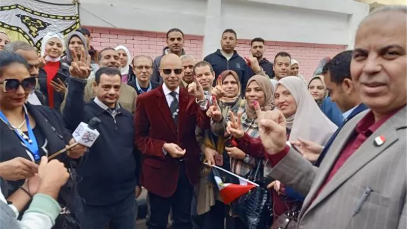 مدير صحة الشرقية يدلي بصوته في أكبر عُرس ديمقراطى
