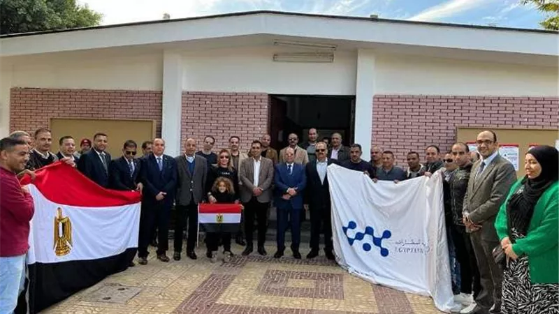 موظفو المطارات يدلون بأصواتهم في الإنتحابات الرئاسية