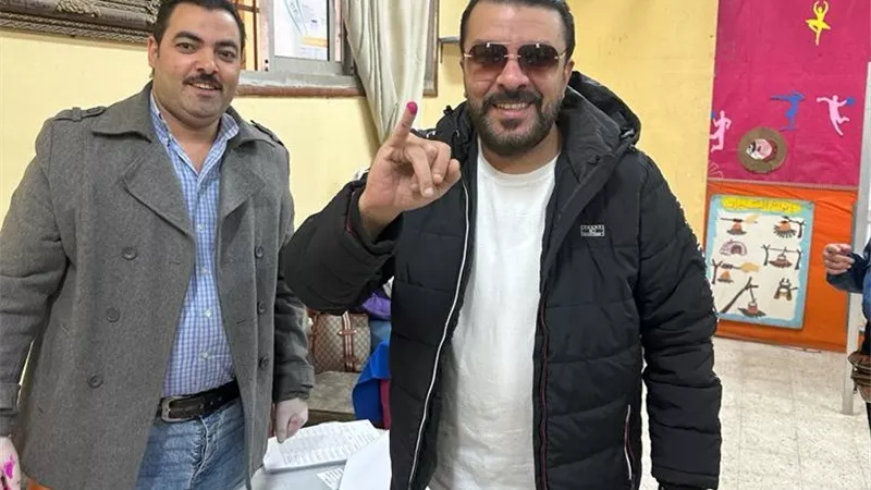 نقيب الموسيقيين يدلي بصوته في الإنتخابات الرئاسية