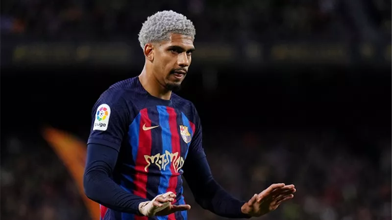 برشلونة يحبط خطة بايرن ميونخ.. ويتمسك ببقاء أراوخو