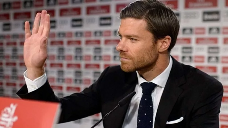 أول رد من ألونسو على ارتباط اسمه بتدريب ريال مدريد