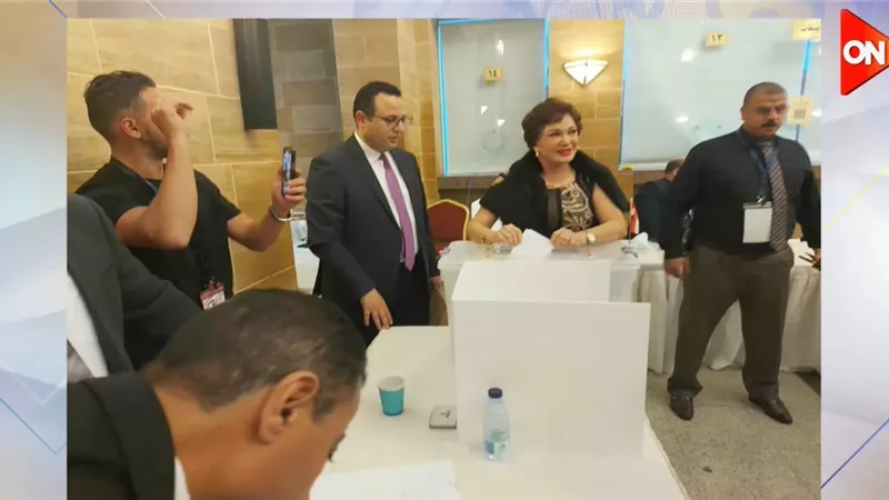 لميس الحديدي تعلق على واقعة الفنانة لبلبة في التصويت بالانتخابات: خطأ مزدوج