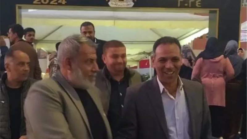 رئيس جهاز حدائق العاصمة يدلى بصوته فى لجنة الوافدين بمدينة بدر