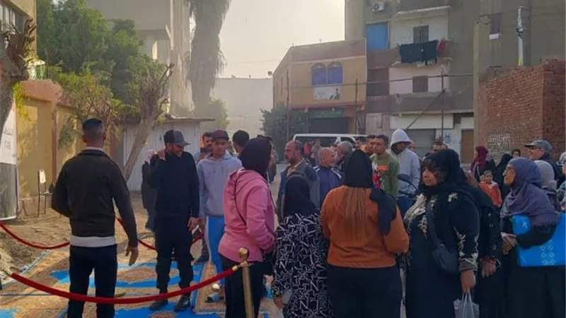 المصريون موجودون وقت ما يحتاجهم وطنهم .. إقبال كثيف على اللجان الانتخابية