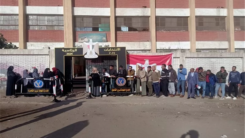 الناخبون يتوافدون على لجان منشاة ناصر بالقاهرة
