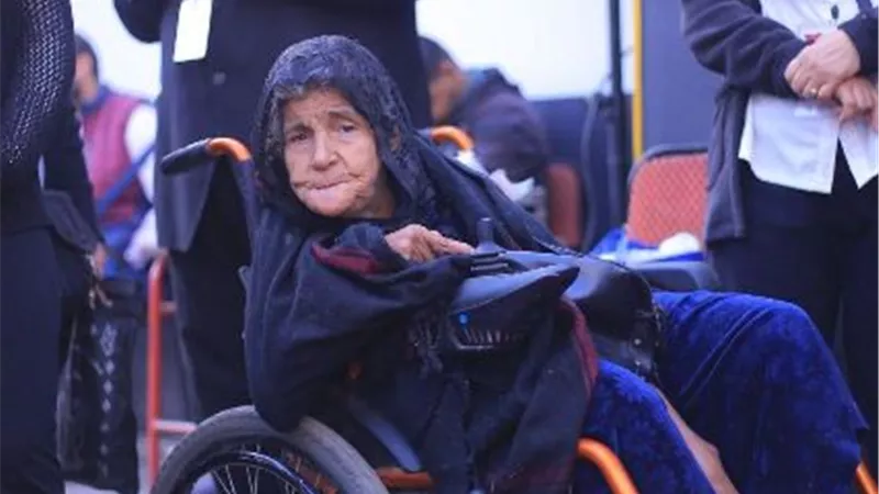 الحالات الخاصة فى طليعة الناخبين بلجنة مدرسة الاقباط بشبرا