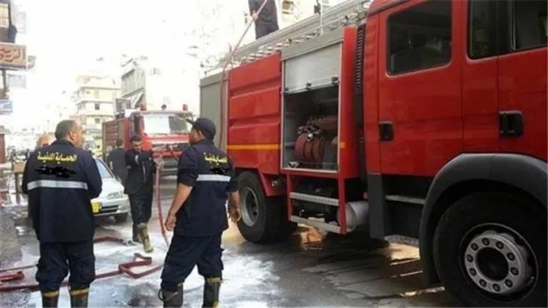 إندلاع حريق داخل معرض مركبات توك توك فى الوراق