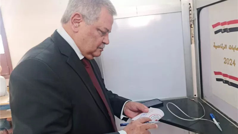 رئيس القابضة للمياه يدلي بصوته في الانتخابات الرئاسية