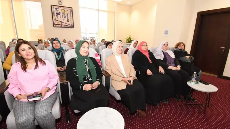 أهمية المشاركة السياسية للمرأة ندوة للعاملات بالاسكان