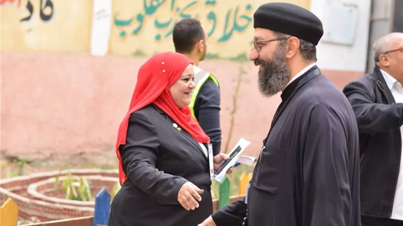 شباب جامعات وشيوخ وقساوسة يزينون المشهد الانتخابي بمدينة نصر
