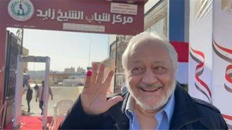 خالد زكي يدلي بصوته في الانتخابات الرئاسية
