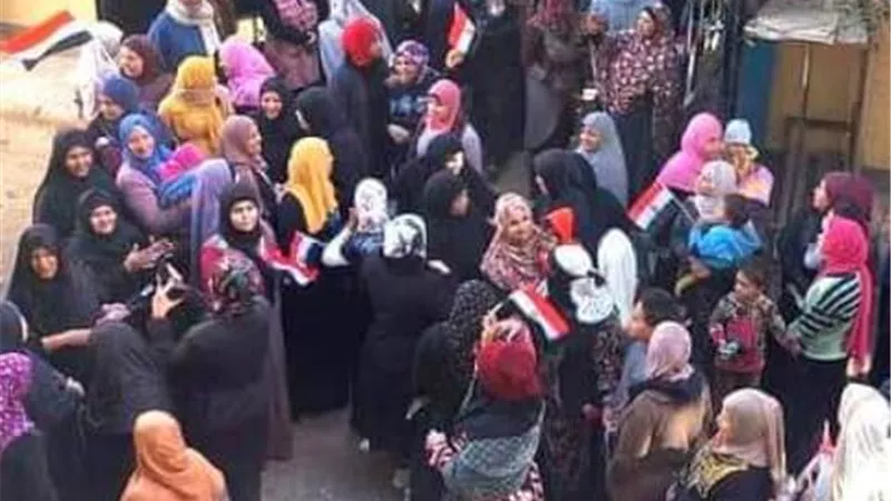 توافد أعداد كبيرة على لجان الجيزة والسيدات يتصدرن المشهد.. فيديو