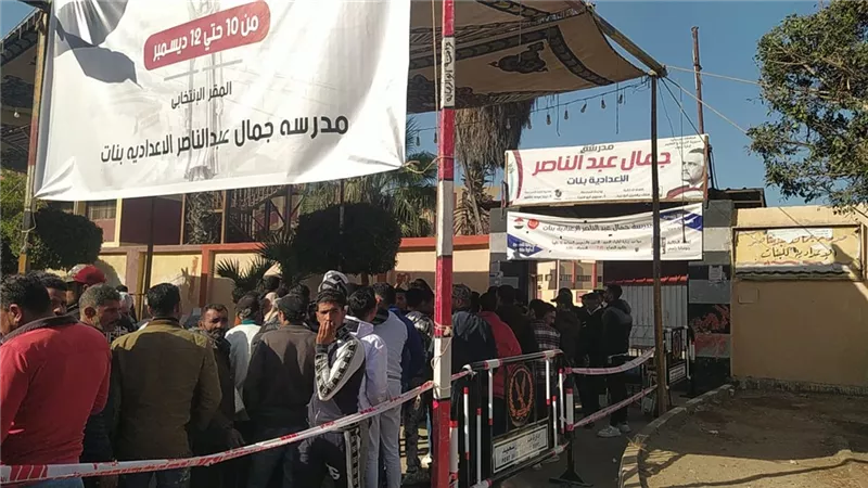 اللجان تسقبل اعداد كبيرة من الناخبين للإدلاء بأصواتهم ببورسعيد