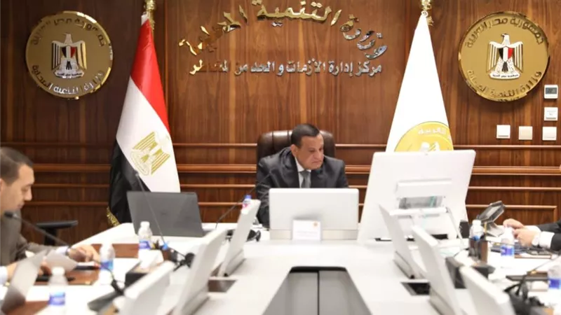 آمنة : انتظام التصويت باللجان الانتخابية وتوافد كثيف للناخبين