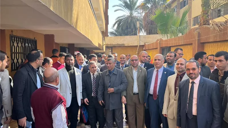 إقبال طلاب الكليات الشرعيه بالأزهر على لجان الانتخابات الرئاسية