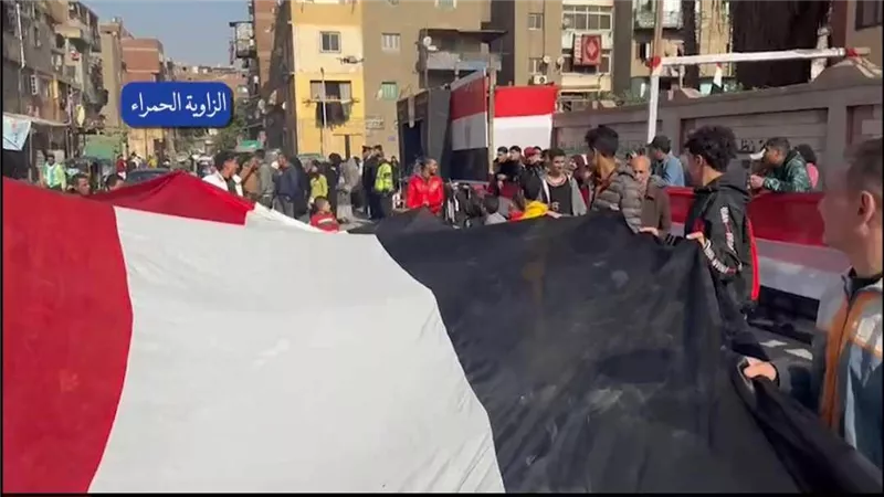 صفوف الناخبين بالزاوية الحمراء تتزين بعلم مصر..صور