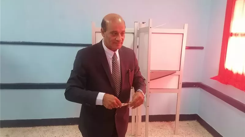 رئيس محكمة البحر الاحمر يدلي بصوته في انتخابات الرئاسة