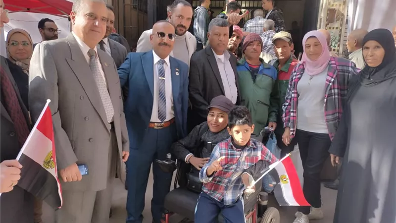 المهيرى: كراسى متحركة لاصحاب الهمم من عمال الخدمات الادارية