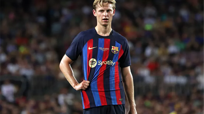 برشلونة مهدد بفقدان دي يونج في مواجهة فالنسيا